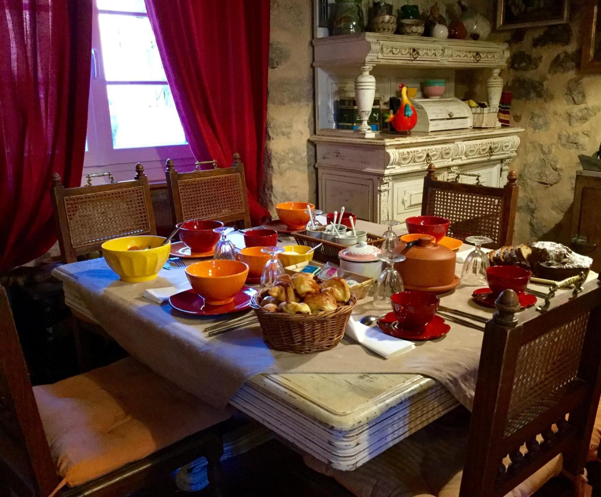 Hotel Au Puits de la Fontaine à Tavernes Extérieur photo